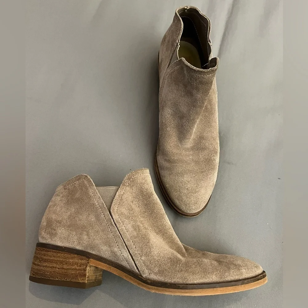 Dolce Vita Suede Chelsea Boots 6
